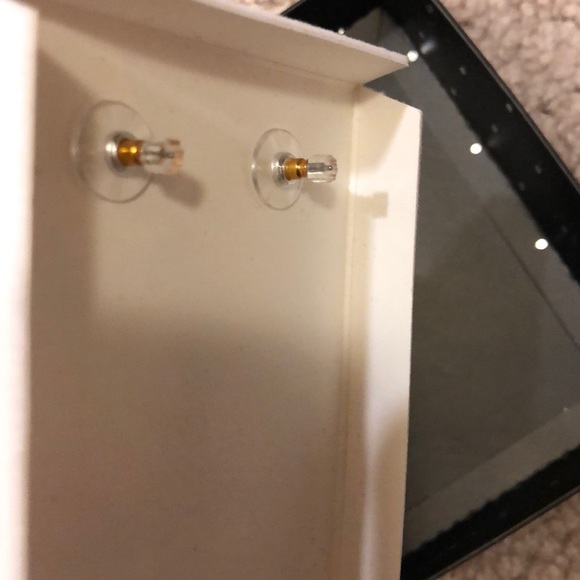 Baublebar  pearls earring , new in box - Picture 3 of 3